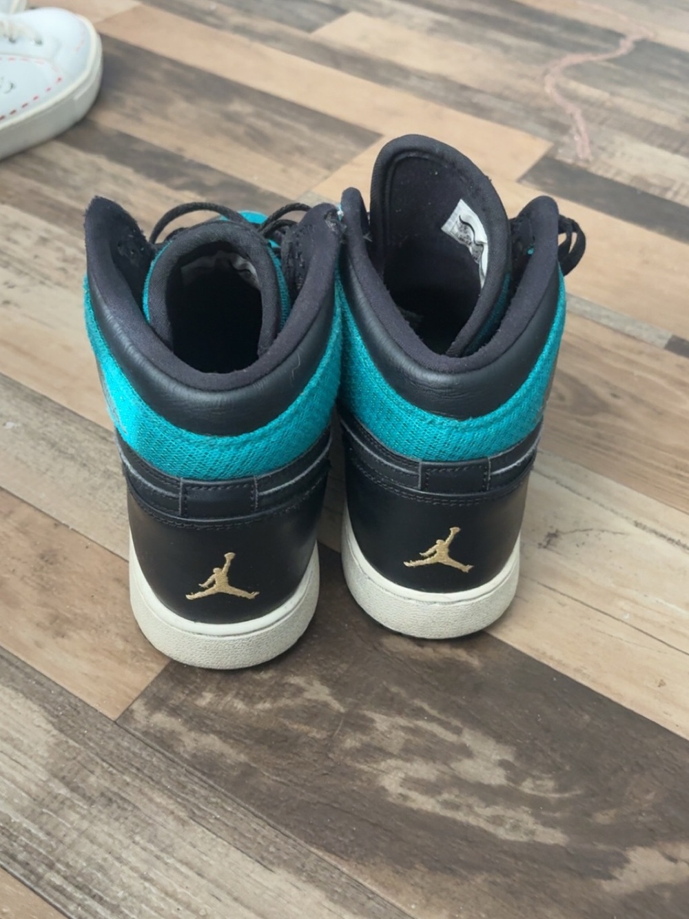 Jordan Kids Teal and Black Mid-Top Sneakers with Gold Jumpman